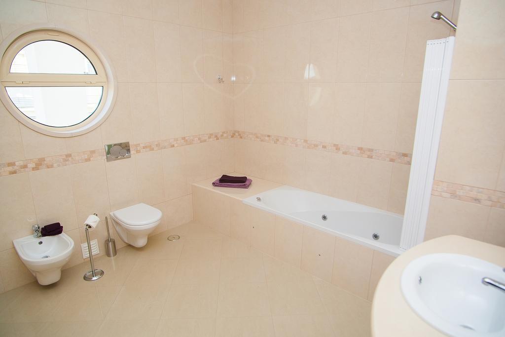 Apartamento Sea View Penthouse In Albufeira Habitación foto